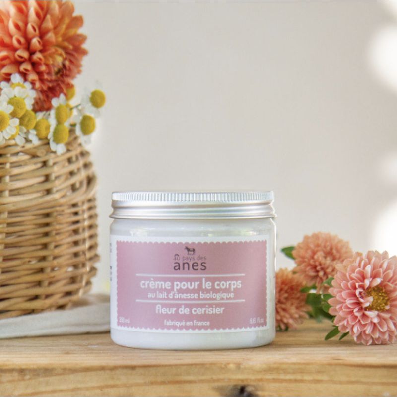 creme-corps-lait-anesse-bio-fleur-cerisier-200-ml-scene-bizbille.com